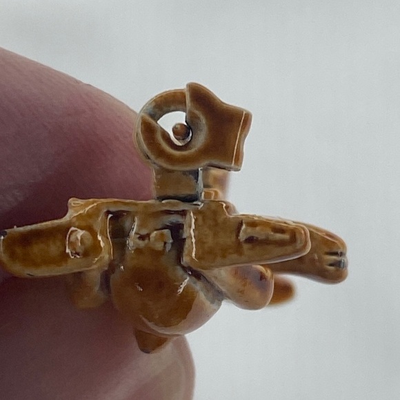 Vintage Brown Enamel Rhinestone-Eye Kangaroo Joey Brooch Pin OS - Picture 9 of 15